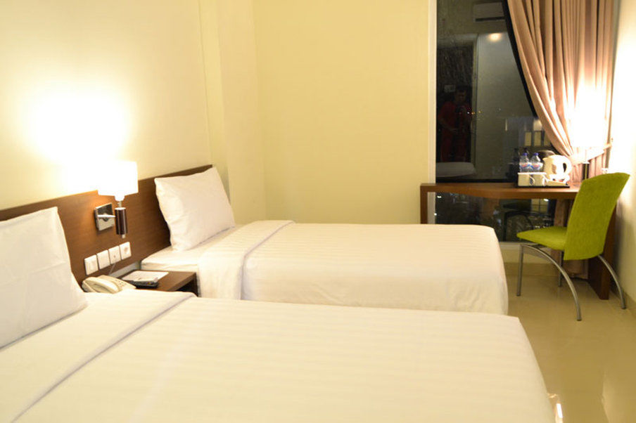Ibis Budget Cikarang Festival Bekasi Exterior photo